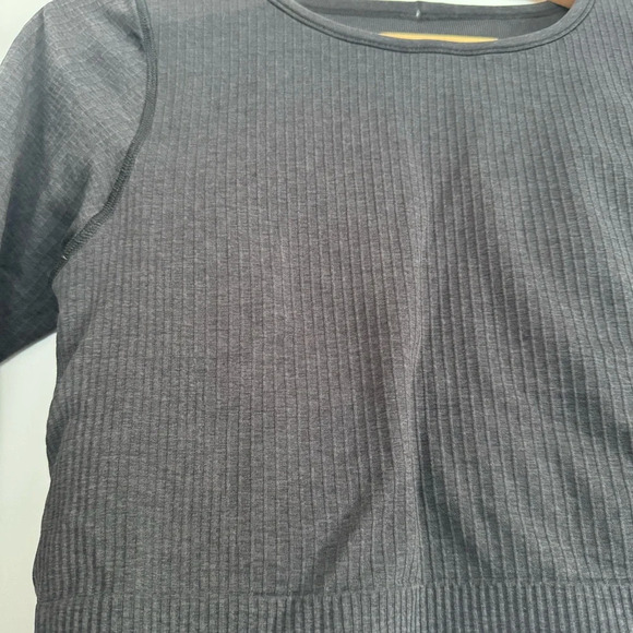 Lululemon Ebb to Street Long Sleeve Shirt
Rib Map Black /Graphite Grey Size: 10 - Picture 5 of 7